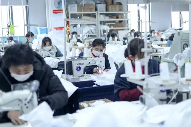 防護服緊缺？這家僅用了5天時間轉產防護服，日產量已達9000件