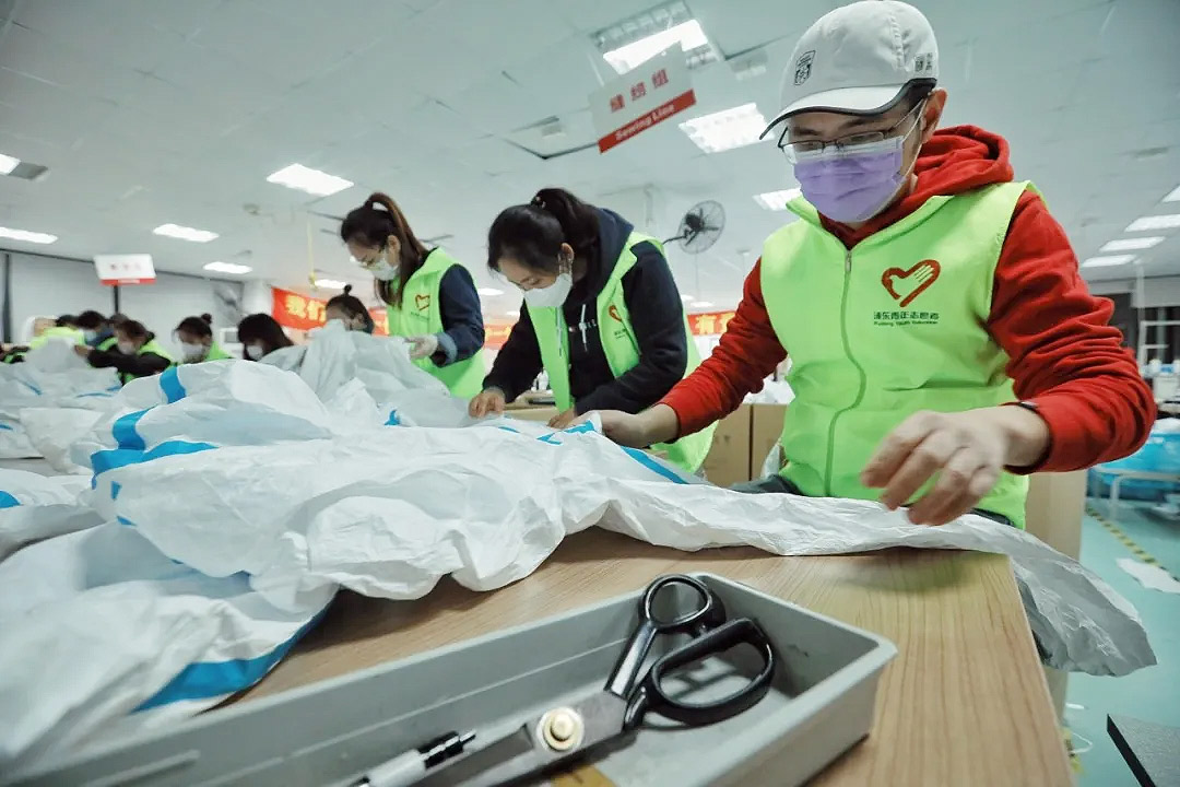 這些“守護者”們在上海誠格干了件大事！——20天，750人次，經手近4萬件防護服！